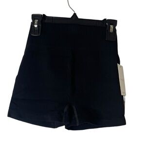 NWT Capezio dance size‎ Med/large girls black rib shorts